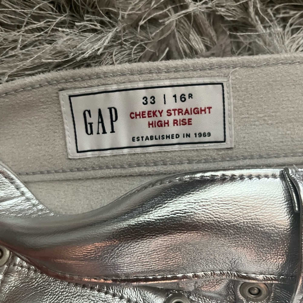 GAP Silver Cheeky Straight High Rise Silver Pant